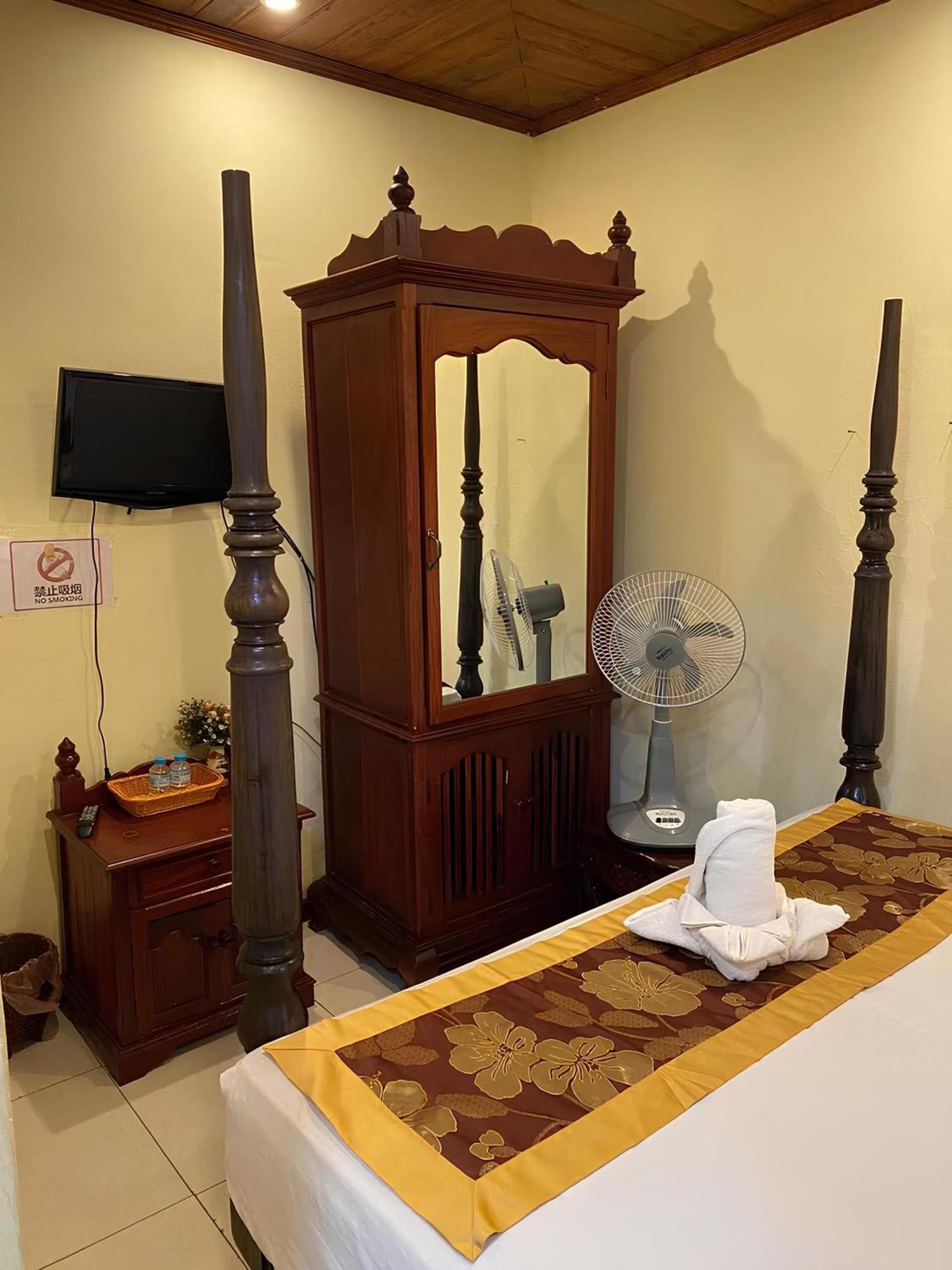 Sakura Wood House 호텔 루앙프라방 외부 사진